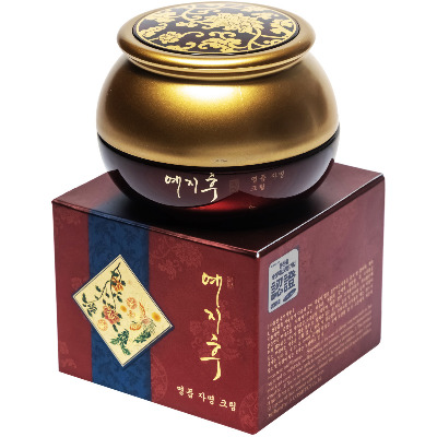 Омолаживающий крем для лица с экстрактом красного женьшеня Bergamo Yezihu Luxury Cream, 50 мл, Корея