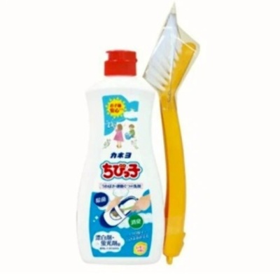 Чистящее и дезодорирующее средство для обуви и стелек с щеткой 450гр "Kaneyo" Япония